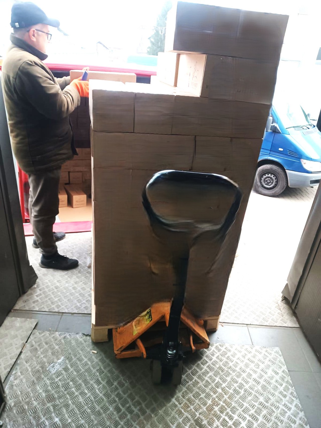 Produse cu risc pentru sănătate: peste 15 tone de verdețuri și ceai negru cu pesticide, distruse la Leușeni 