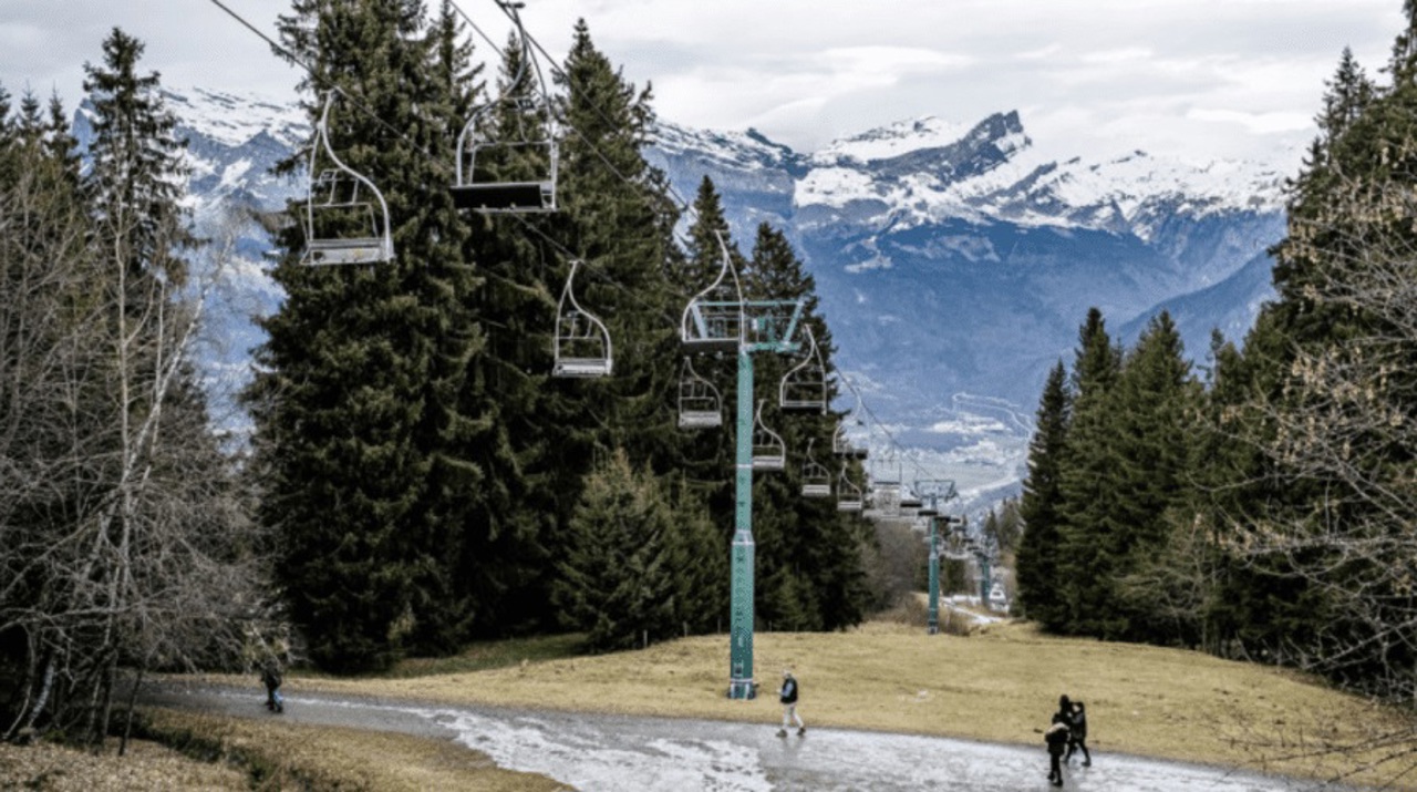 Munții Alpi, fără zăpadă din cauza temperaturilor înalte