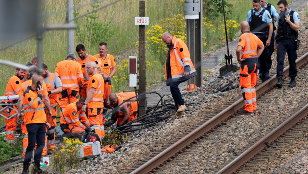 France does not rule out foreign involvement in the act of sabotage that disrupted the train network before the Olympics 