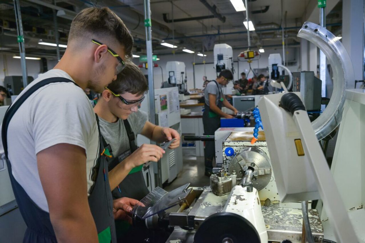 Tineri europeni vor face stagii în Republica Moldova, într-un program de voluntariat cu Franța