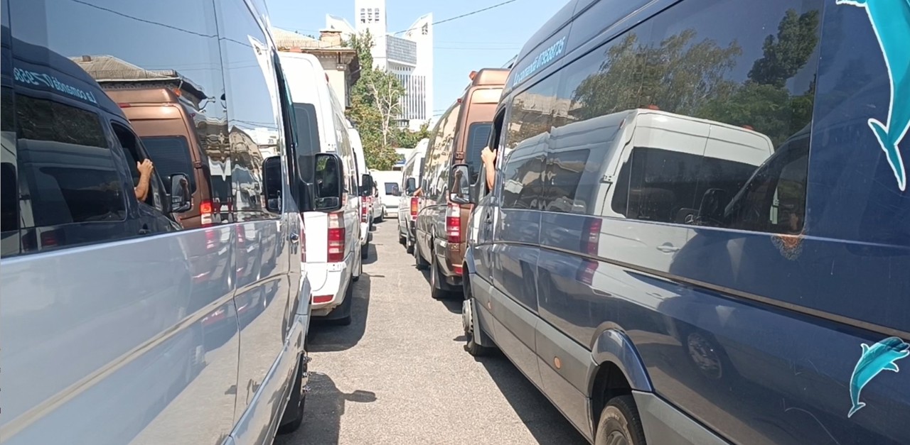 Operatorii de transport cer tarife corelate cu inflația și renunțarea la noile reguli. Precizările autorităților