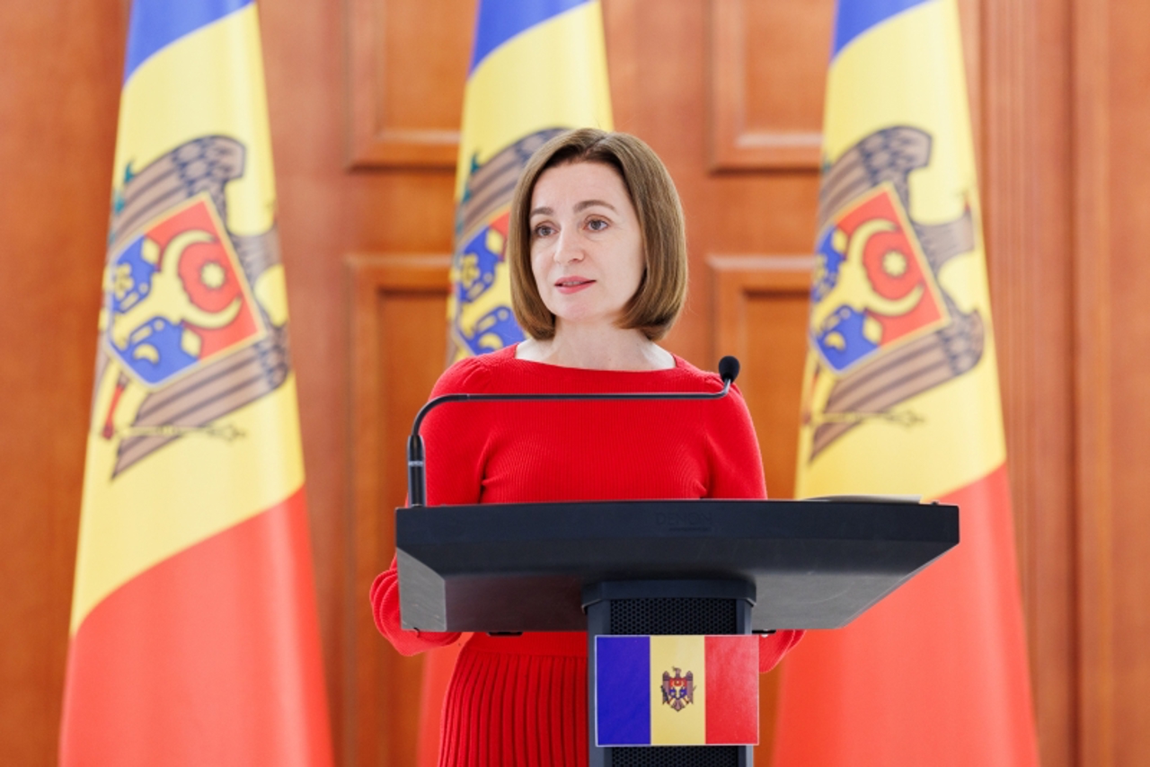 Președinta Republicii Moldova, Maia Sandu, este omagiată