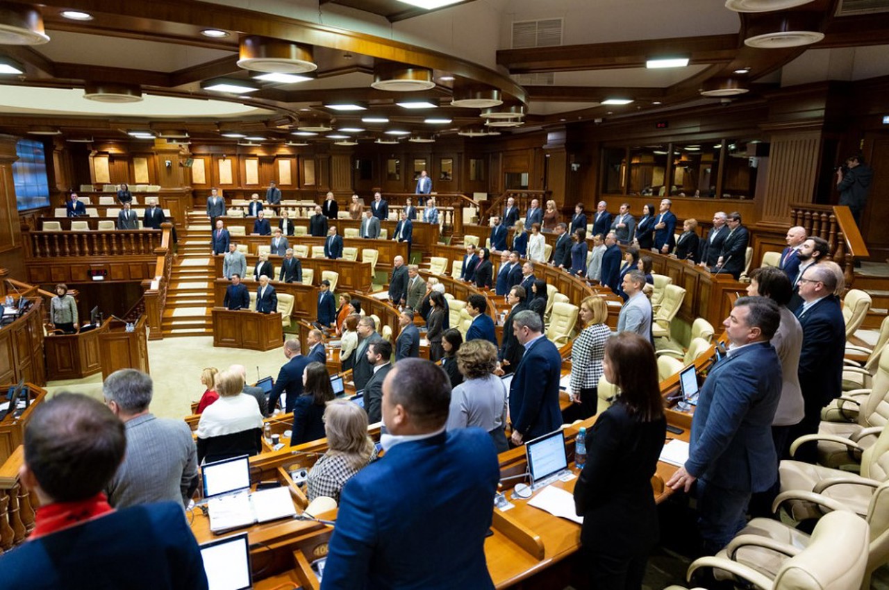 LIVE Deputații, în ședință plenară. Vor examina proiecte de lege privind justiția, sănătatea și alimentația, iar președintele Radei Supreme din Ucraina va susține un discurs