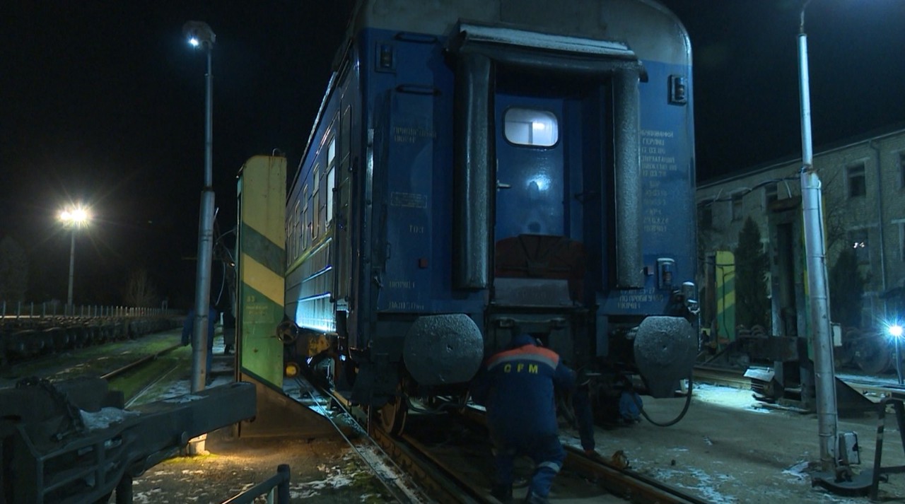 Prima linie de cale ferată electrificată între Chișinău și Ungheni va fi construită în 2026: „Ar fi eficient”, spun călătorii