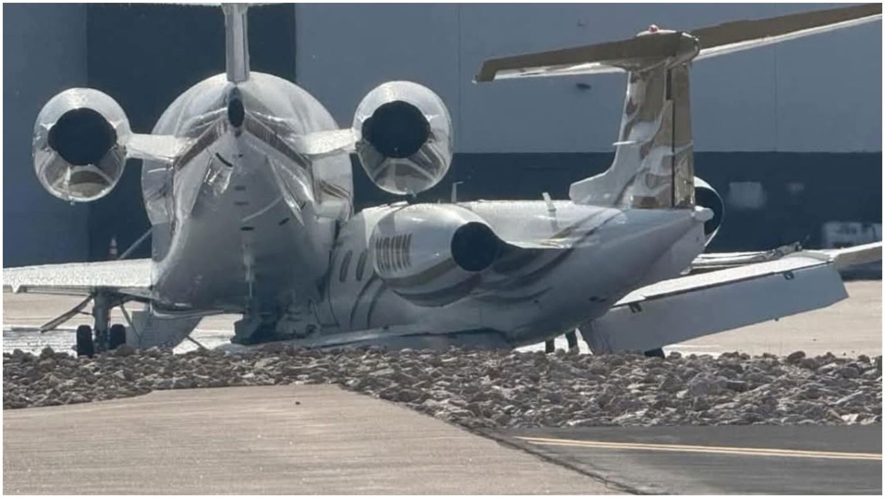 Un mort și patru răniți după ce două avioane s-au ciocnit pe un aeroport din Arizona