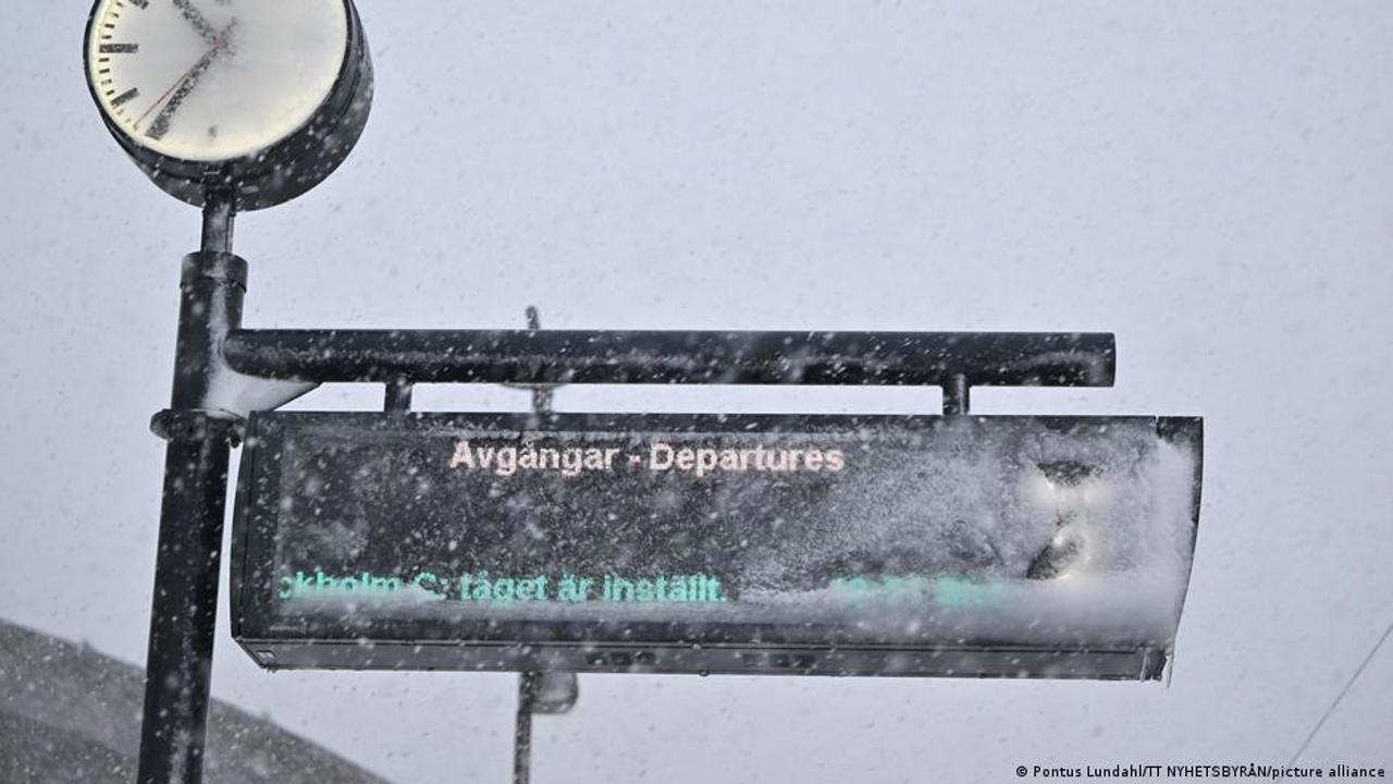 Iarnă extremă în nordul Europei: furtuna „Johannes” paralizează transportul și face victime 