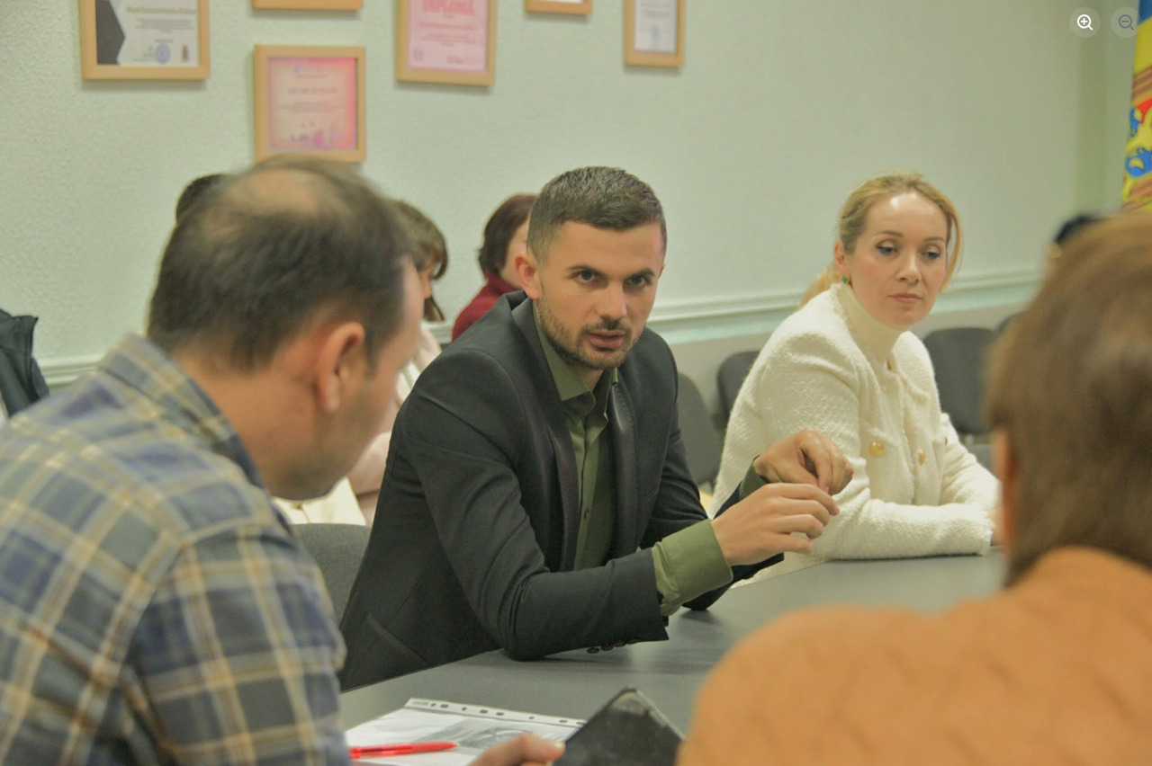 Primar la 26 de ani: Vasile Bumbac vorbește despre provocările și proiectele din comuna Alcedar