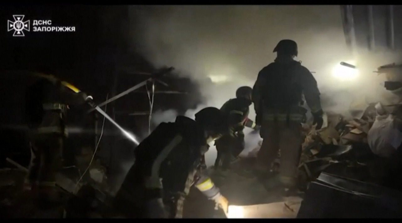 Noi atacuri cu drone asupra Ucrainei: zeci de răniți și pene de curent de sărbători