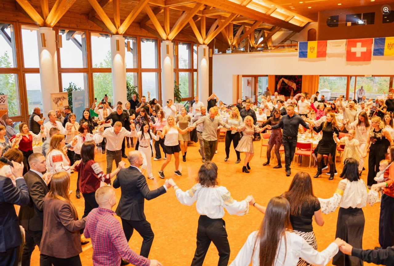 Vinuri moldovenești, muzică și tradiții, la Festivalul Vinului din Zürich