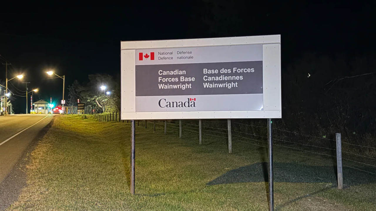 Deadly fire erupts at Canadian military base in Alberta 