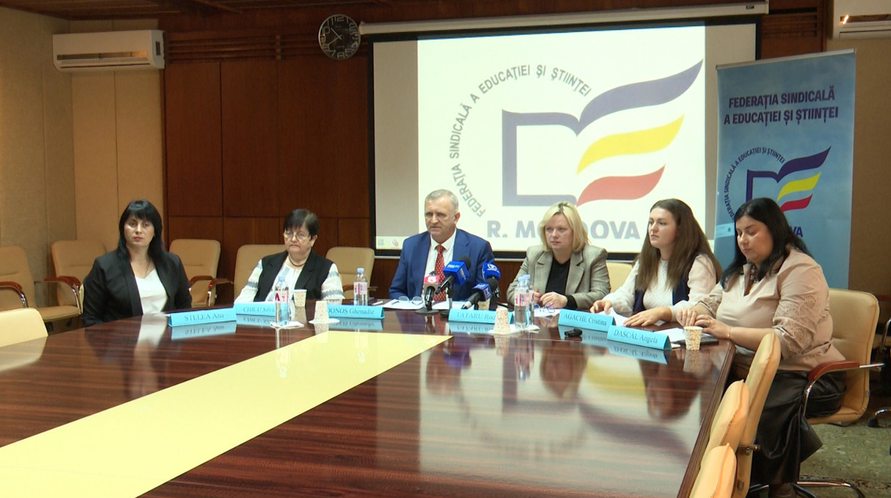 Guvernul crește salariul minim, însă menține valoarea de referință neschimbată: reacția sindicatelor