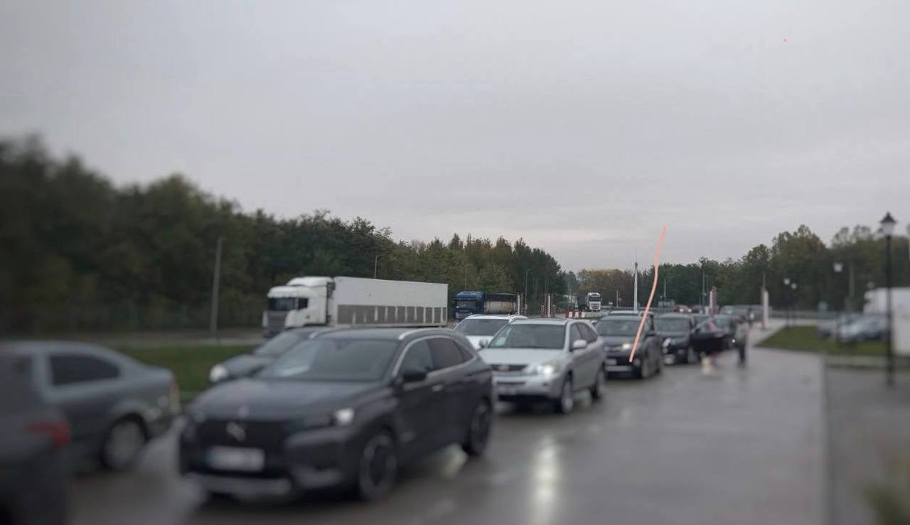 Aglomerație la frontiera cu România: Trafic sporit la Leușeni și Sculeni