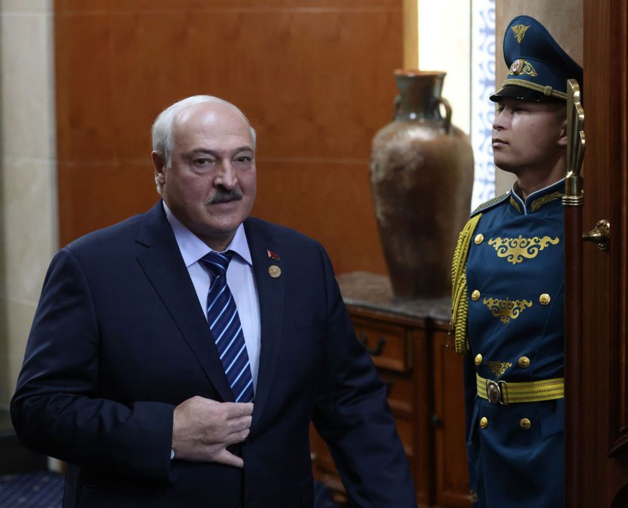 Lukashenko urges talks between Russia, Ukraine