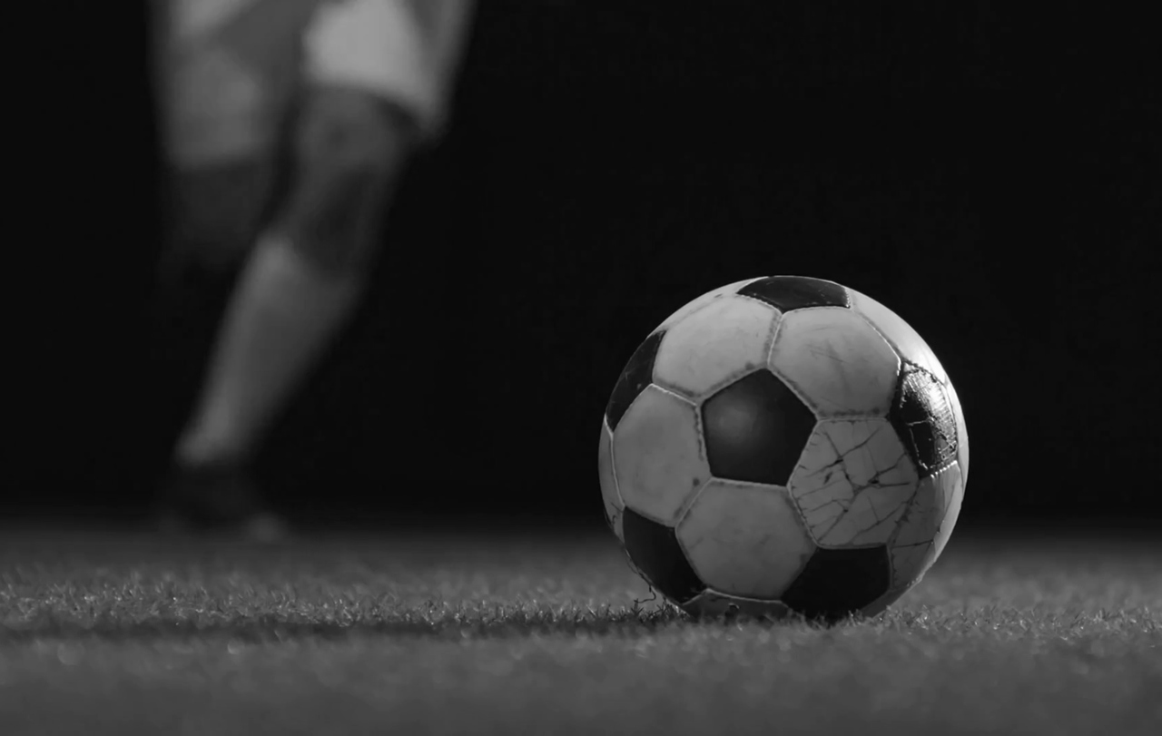 23-летний молодой человек скончался на футбольном поле в Чореску