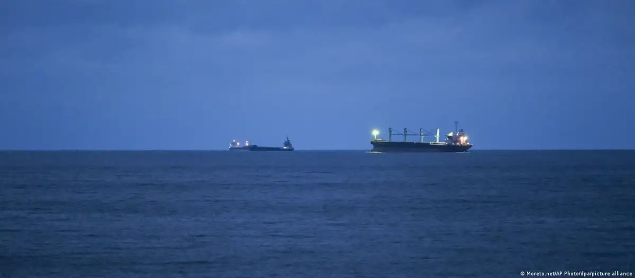 Atac cu drone maritime în Marea Neagră: O navă care se îndrepta spre România, lovită în apropierea Bulgariei