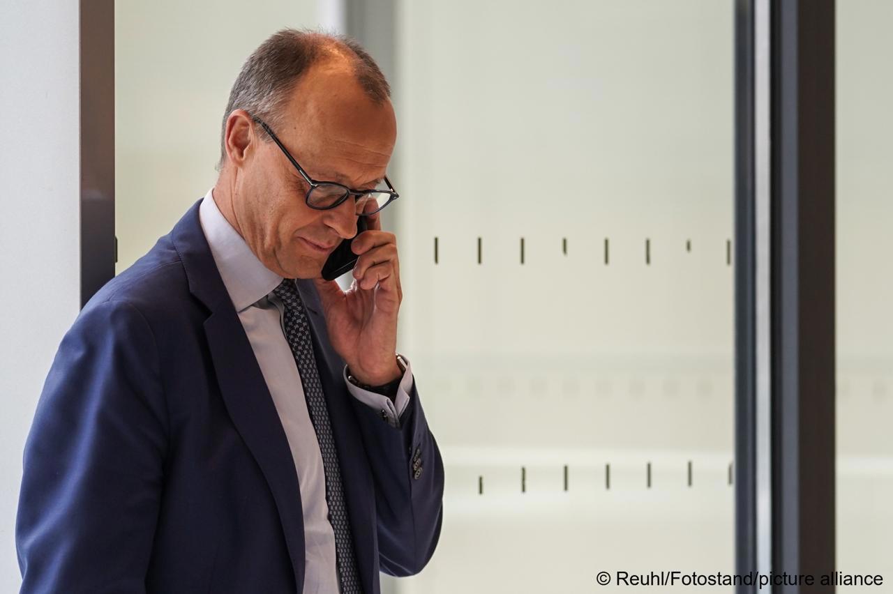 Friedrich Merz's mobile number found in data broker flaw