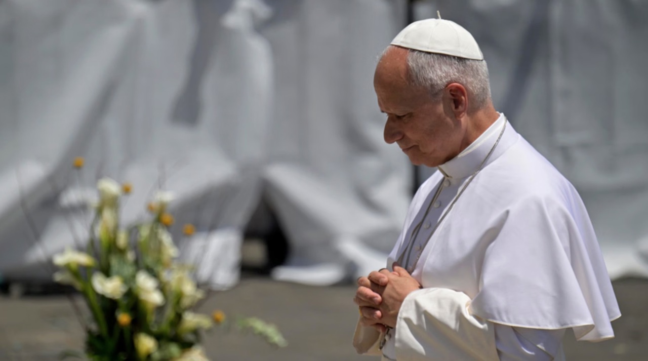 Convorbire telefonică între Papa Leon și Vladimir Putin. Suveranul Pontif cere încetarea focului într-un oraș ocupat de Rusia