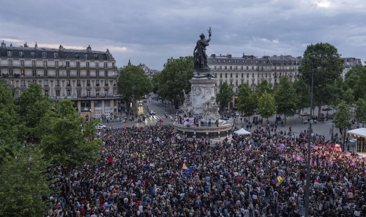 Partidele franceze de stânga și centriste se unesc pentru a bloca Adunarea Națională de extremă-dreapta