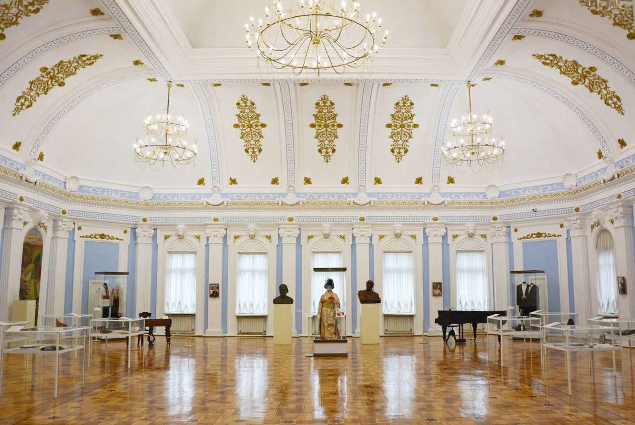 Elevii vor merge gratuit la spectacole și evenimente dedicate memoriei istorice, în luna martie