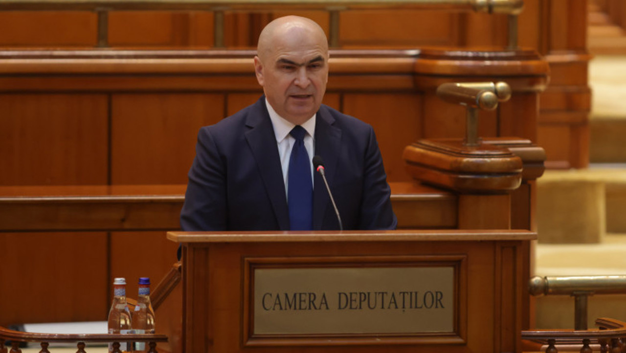 Moțiunea împotriva Guvernului Bolojan va fi prezentată astăzi în plenul reunit al Parlamentului