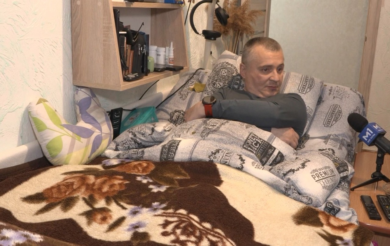 „Ne băteau cu picioarele, cu ce nimereau”: Mărturiile unui tânăr țintuit la pat, după ce a fost torturat de polițiști în aprilie 2009