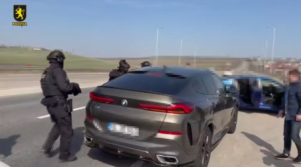 Grupare specializată în contrabandă cu cocaină, destructurată în R. Moldova