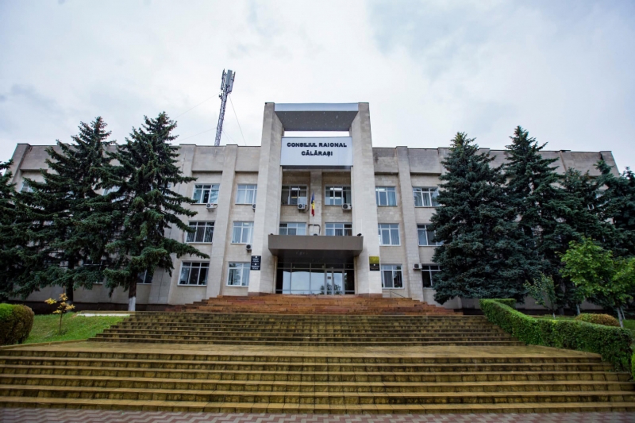 Un fost președinte de raion și un ex-primar, trimiși în judecată pentru abuz în serviciu 