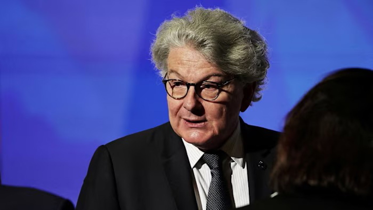 Corespondență Dan Alexe | Cum a ajuns un fost Comisar UE pe lista neagră a lui Trump alături de teoriștii islamici