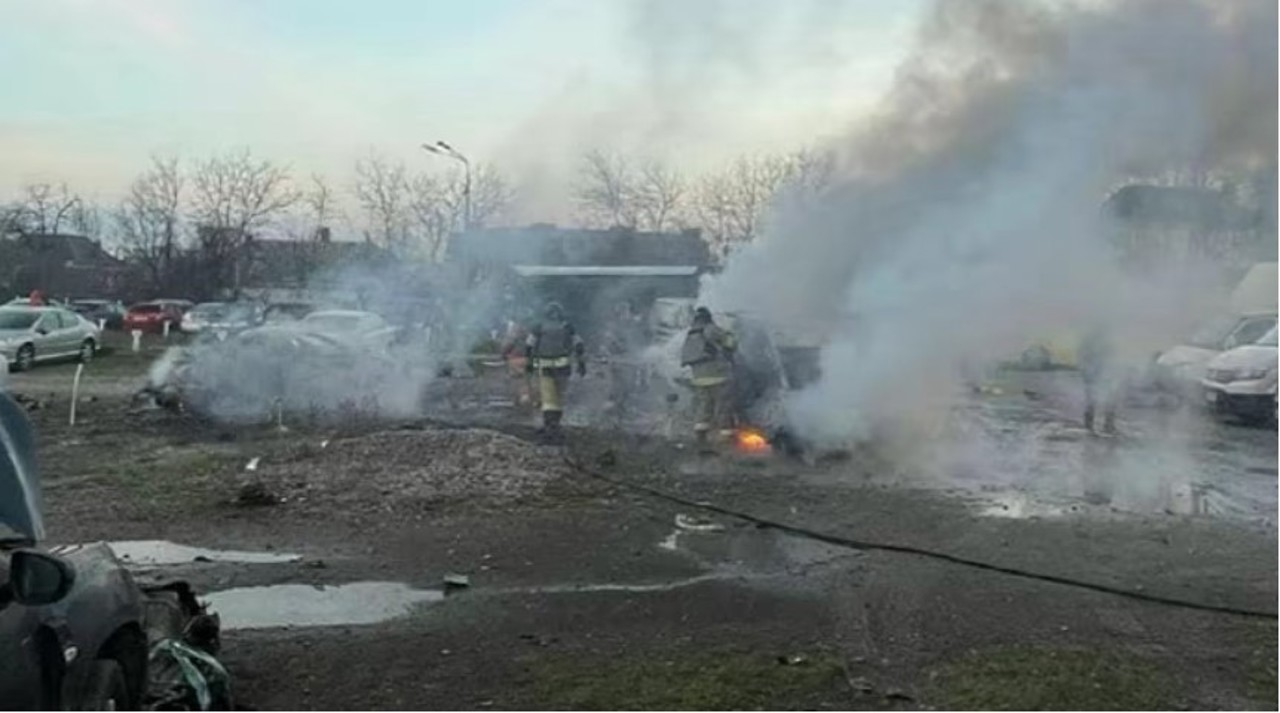 Россияне атаковали Украину с помощью дронов и ракет: во многих городах слышны взрывы, есть убитые и раненые