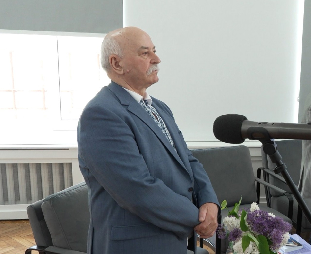 Scriitorul Aurelian Silvestru a lansat un nou volum de colecție, intitulat „Talentul n-are zile de odihnă”