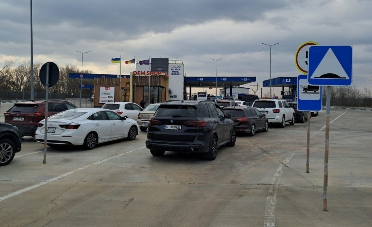 În atenția călătorilor! Aglomerație la punctul de trecere Palanca, pe sensul de intrare în R. Moldova