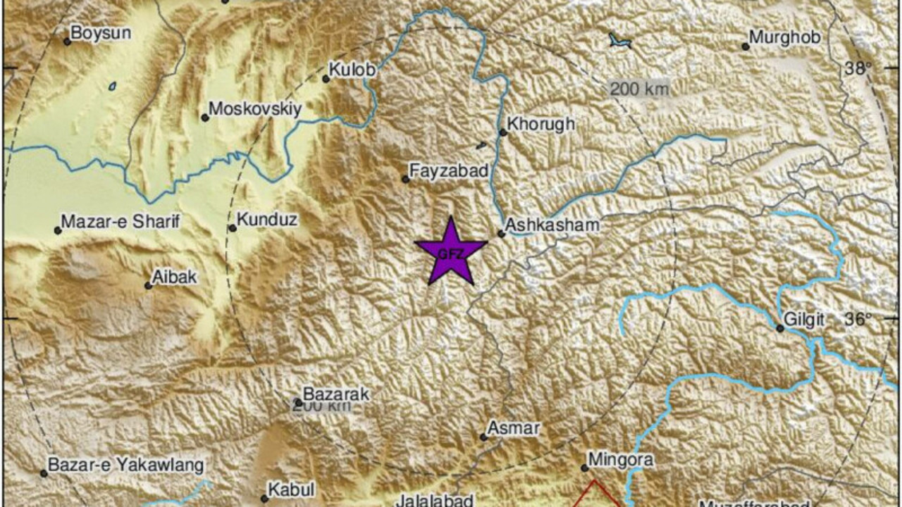 Сильное землетрясение ощущалось в Афганистане, Пакистане и Индии