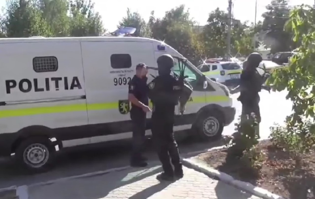 Un moldovean considerat „deosebit de periculos” a fost extrădat din Bulgaria