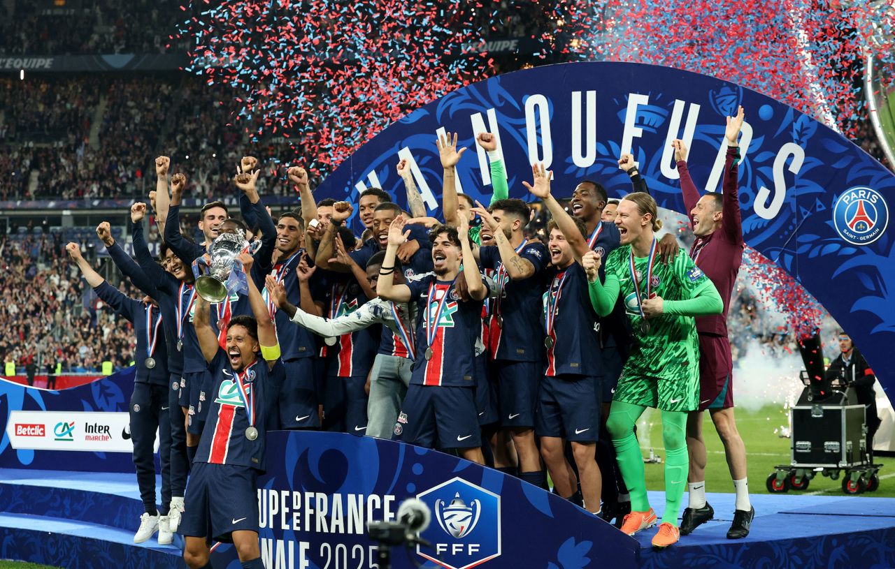 PSG se apropie de „treble”