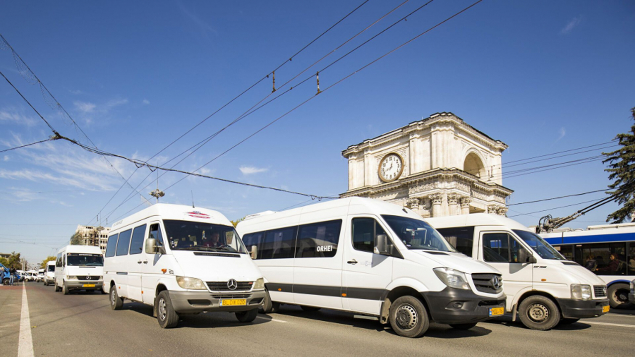 Foreigners who do not meet the conditions for entry into the Republic of Moldova will be taken by carriers to the boarding point