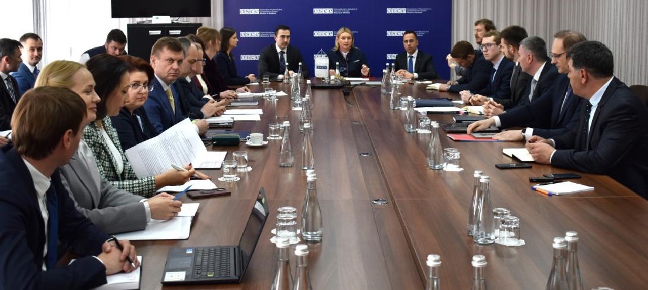 SINTEZA SĂPTĂMÂNII | Discuții aprinse la Tiraspol, optimism prudent privind extinderea UE și ultimul omagiu pentru Gheorghe Urschi