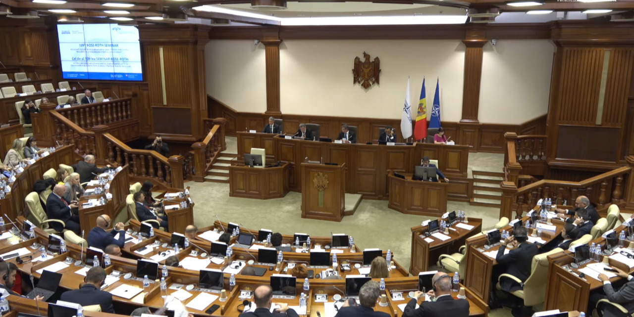 Riscurile de securitate care vizează R. Moldova, dezbătute de oficiali NATO la Chișinău