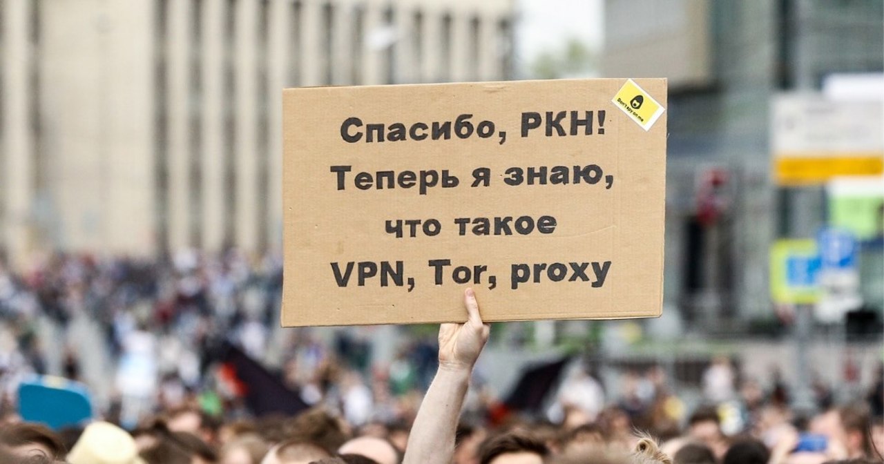 Organizatorul unui protest împotriva blocării internetului a fost bătut în Rusia 