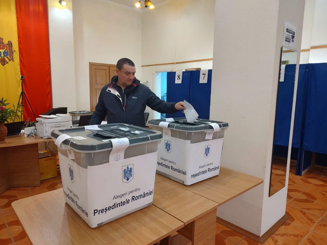 Alegeri prezidențiale România // Peste 57 de mii de români au votat în Republica Moldova  