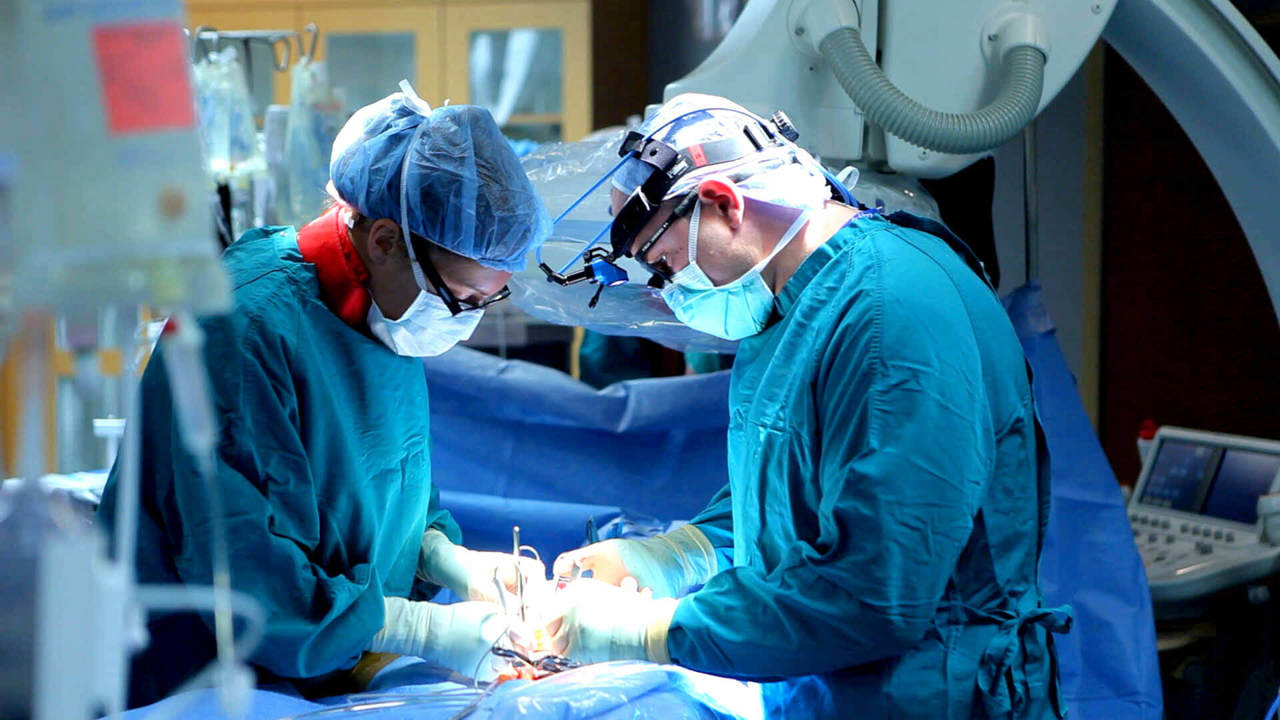 High-risk medical specialists seek pay equity in Moldova