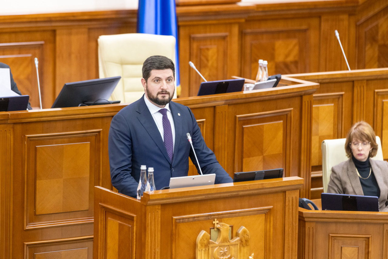 Moțiune dezbătută în Parlament | Dorin Junghietu: „O serie de întreprinderi de stat puteau ajunge în mâinile Gazprom”