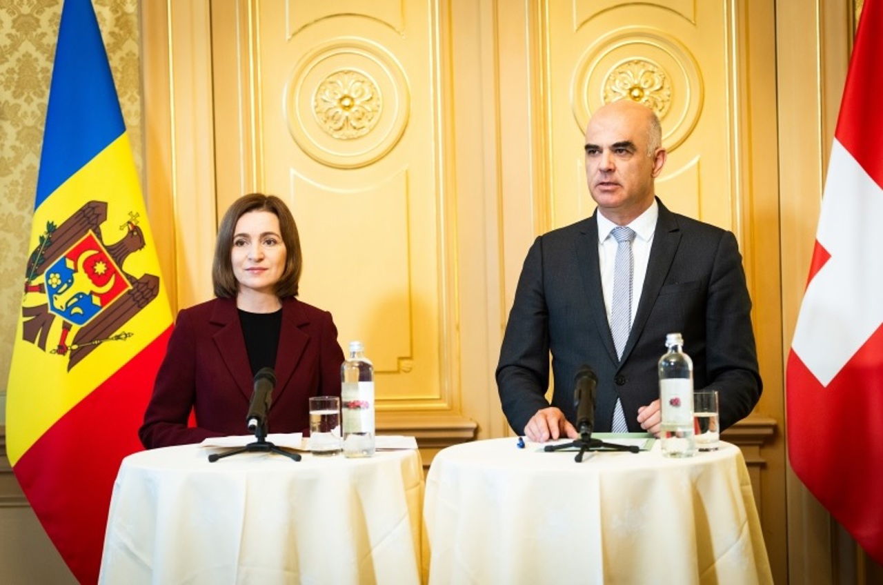 Cooperarea economică, securitatea națională și cea socială, discutate la Berna de Maia Sandu cu omologul său Alain Berset