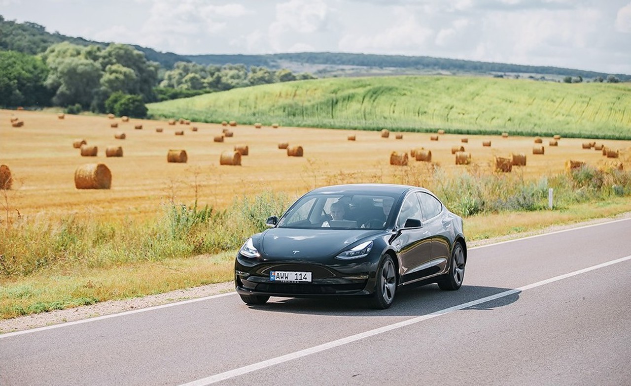 A început cel mai mare maraton de mașini electrice din R. Moldova și România