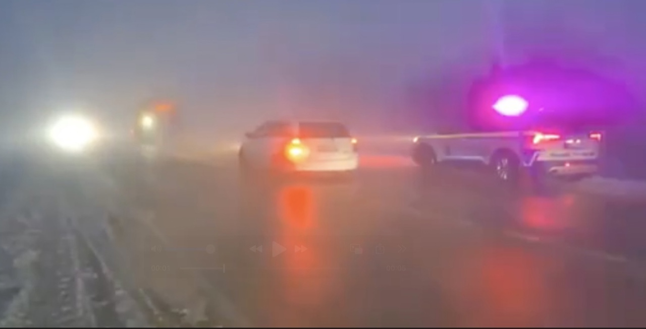 Trafic dificil din cauza ceții dense și a poleiului în mai multe regiuni ale R. Moldova