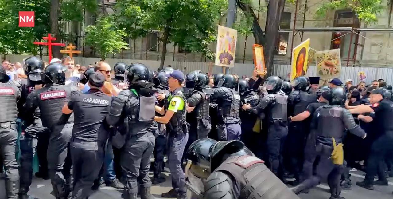 MAI condamnă actele de violență din centrul capitalei: Astfel de comportamente nu pot fi tolerate într-un stat de drept și vor fi sancționate conform legii