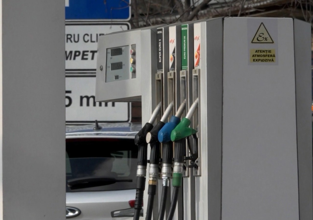 Scumpiri în R. Moldova: Importurile de carburanți, afectate de deciziile Kazahstanului de a suspenda exporturile de țiței