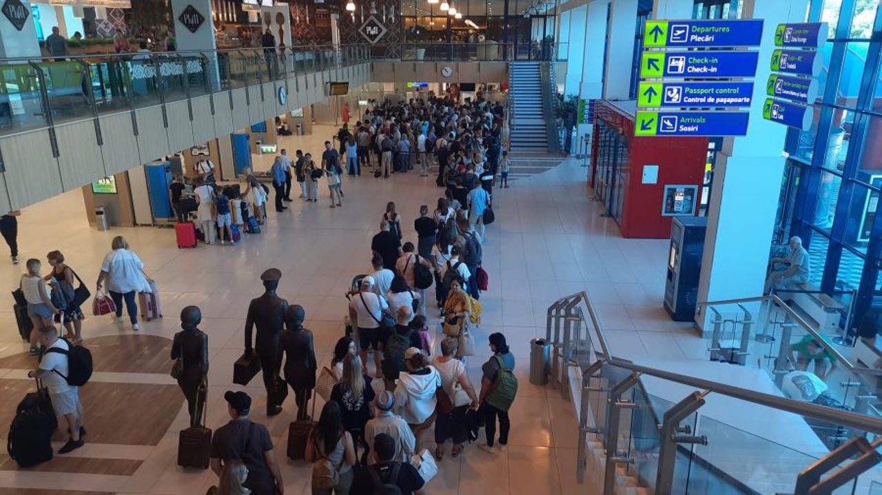 Flux sporit de pasageri la intrarea și ieșirea din țară. Accesul este limitat în Aeroport de sărbătorile pascale