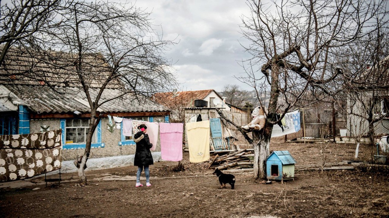 Со светом, но без воды и с туалетом на улице: в 18 селах Сорокского района люди находятся в мало приспособленных для жизни условиях