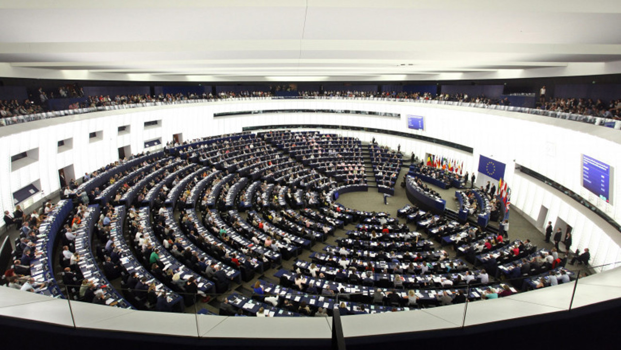 Combating violence against women: MEPs back EU accession to Istanbul Convention