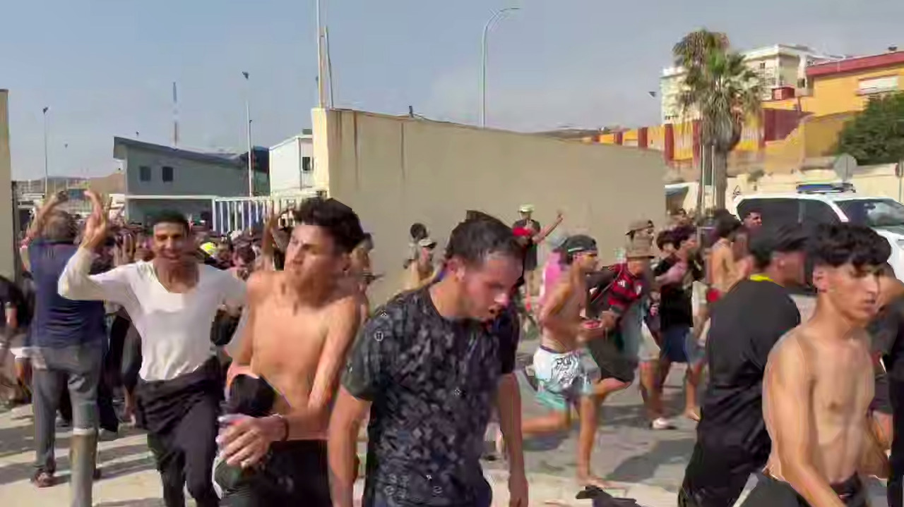 Spania trimite militari în enclava sa africană Ceuta după ce mii de migranți au pătruns din Maroc